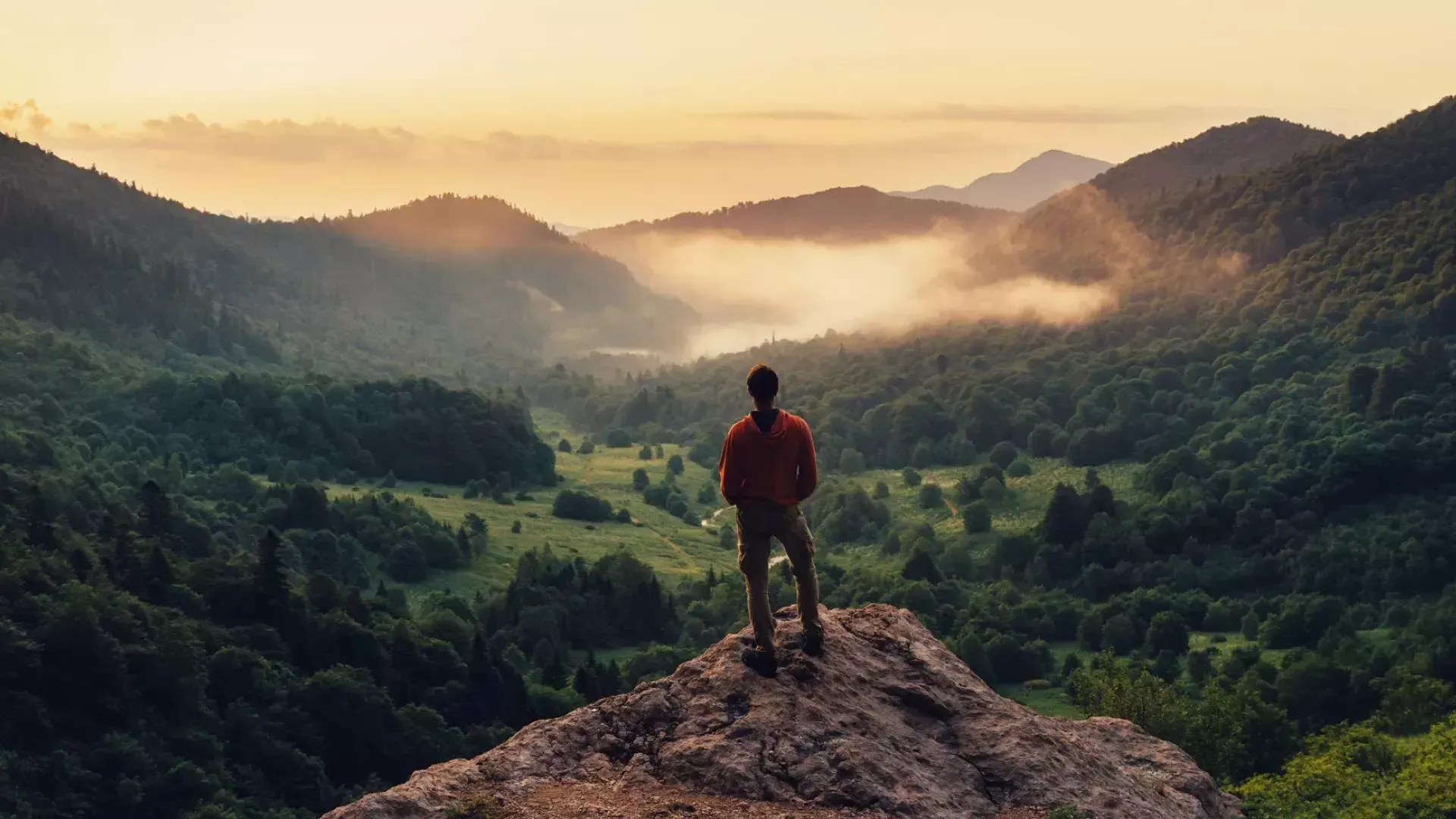 Homme sur la montagne